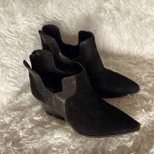 Vince Camuto Gannilla suede/leather bootie